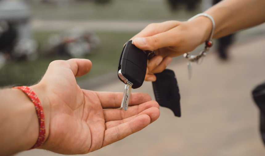 Does Insurance Cover Stolen Car If Keys Left