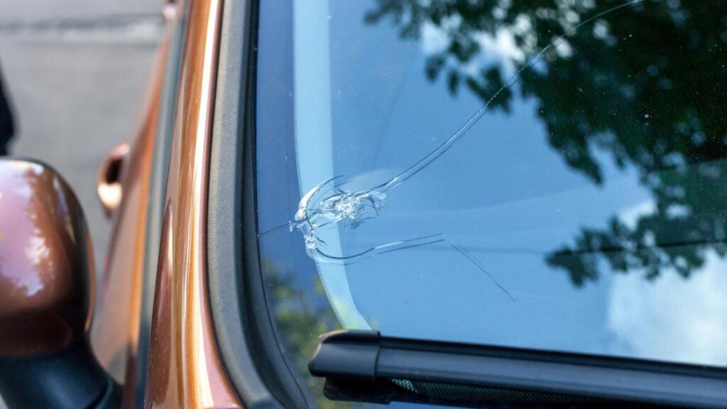 Should I Use Insurance To Replace Windshield